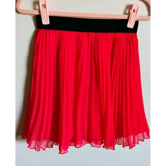 Abercrombie & Fitch Women's Red Pleated Skirt With‎ Elastic Band, Size S - Picture 1 of 6